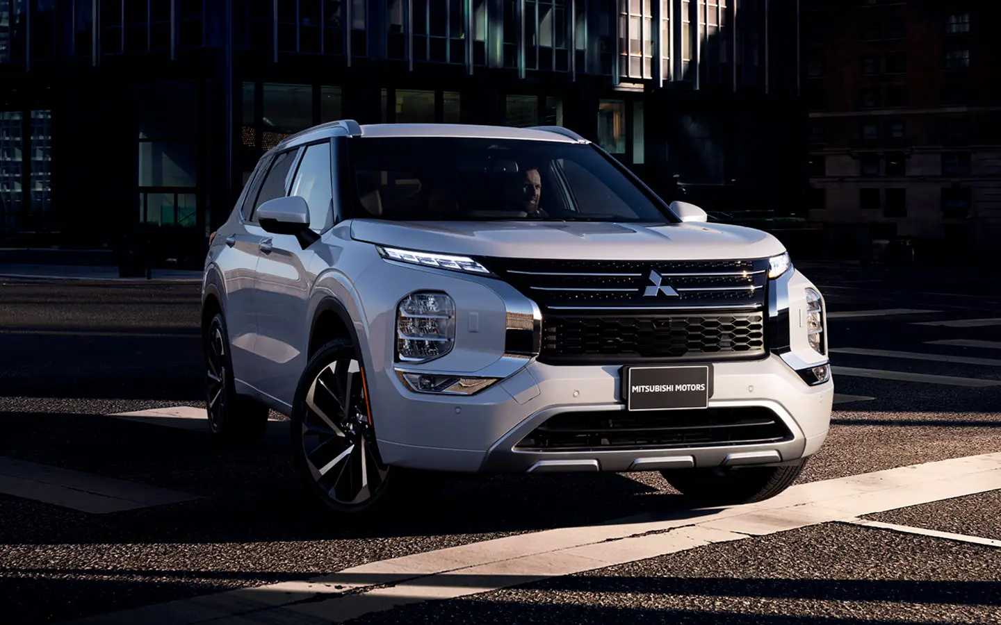 ALL-NEW MITSUBISHI OUTLANDER