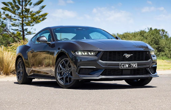 Ford Mustang EcoBoost 2025