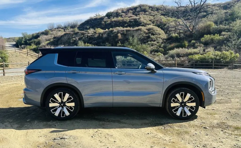 2025 Mitsubishi Outlander